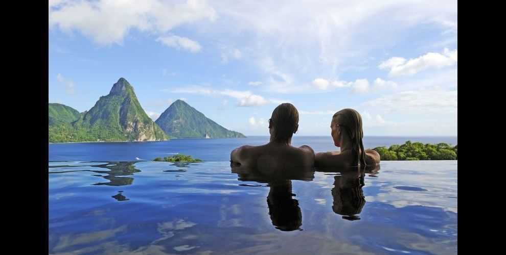 romance-heavenly-view-and-infinity-pool-for-two