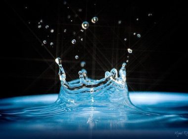 zwdia-nero-anthrwpini-yparksi