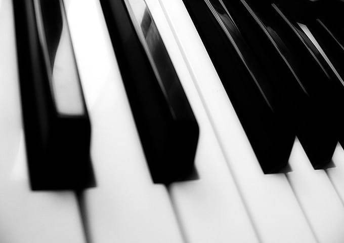 oneirokritis-aspro-mayro